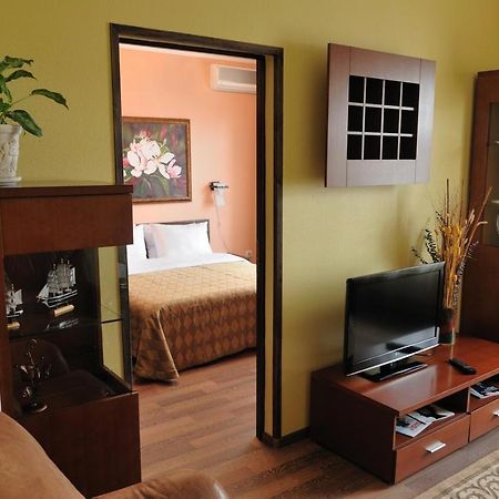 Melrose Hotel Rivne Luaran gambar