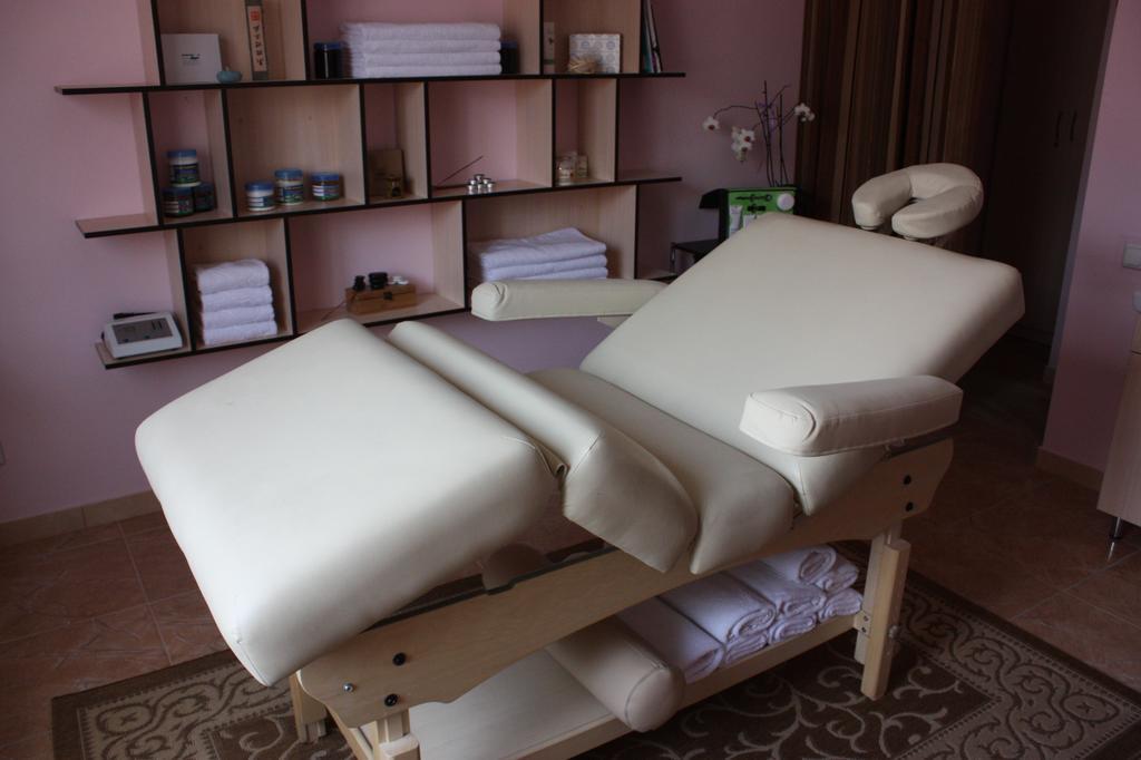 Melrose Hotel Rivne Luaran gambar